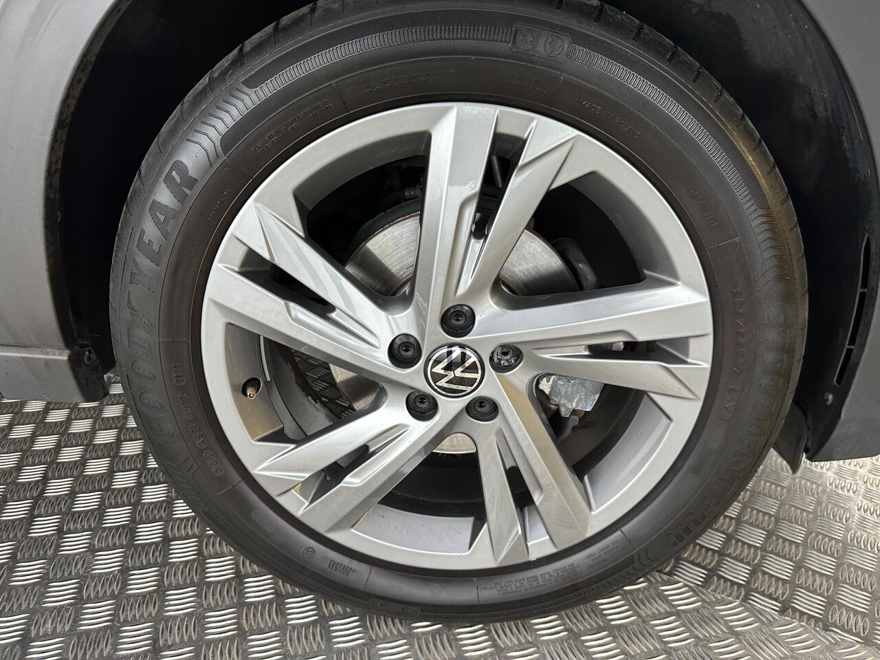 Volkswagen Taigo VN23YAF