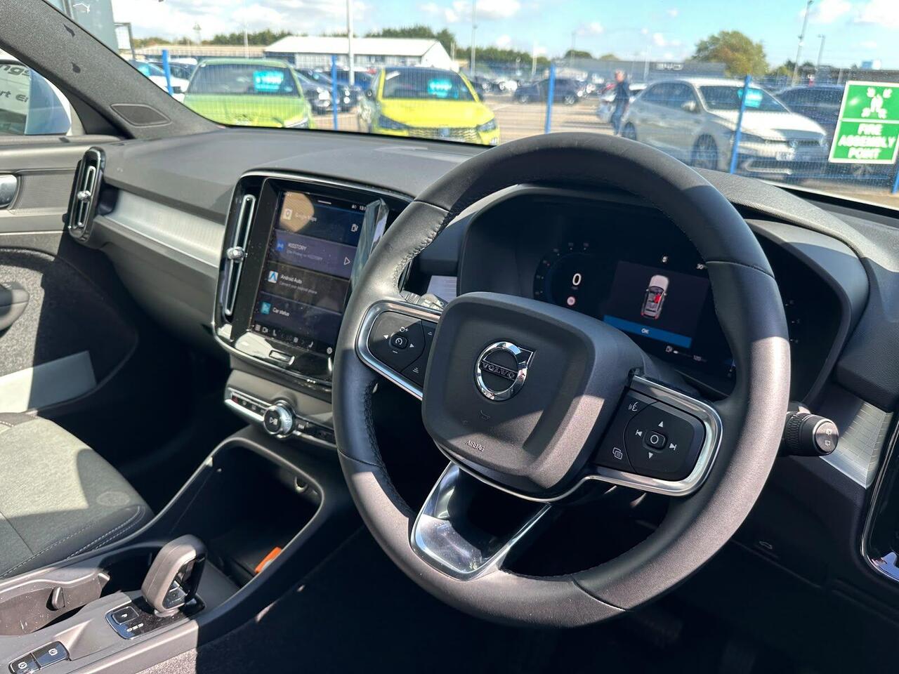 Volvo XC40 YR24WWG
