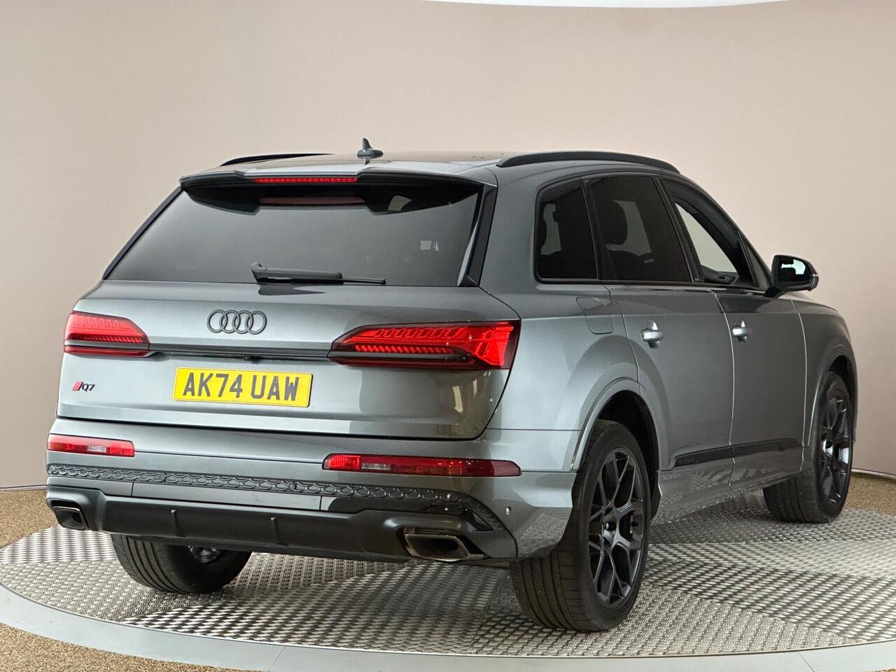 Audi Q7 AK74UAW