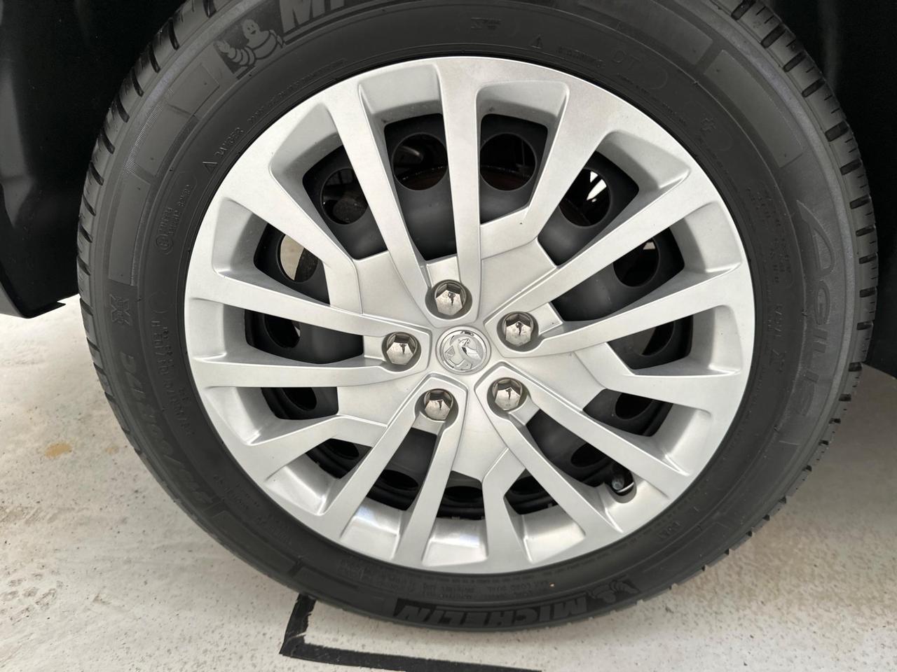 Vauxhall Vivaro KS23DHY