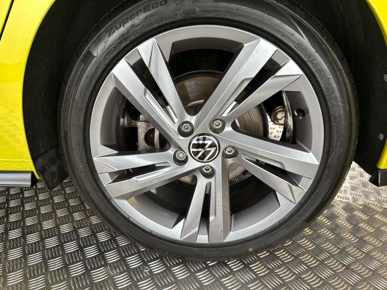 Volkswagen Golf EX71HKW