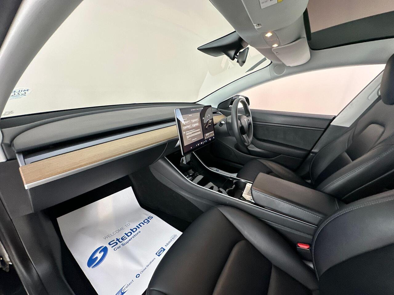 Tesla Model 3 BN20DXH