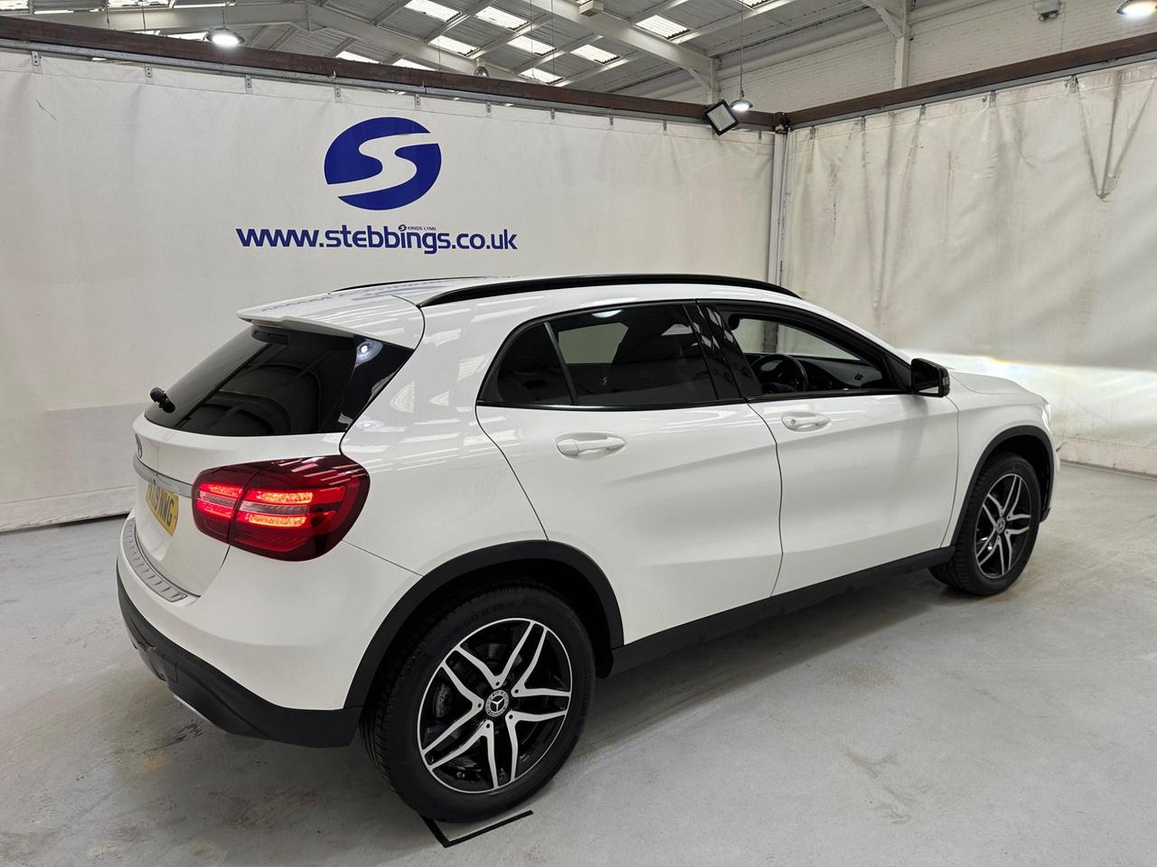 Mercedes-Benz GLA WX19NWG