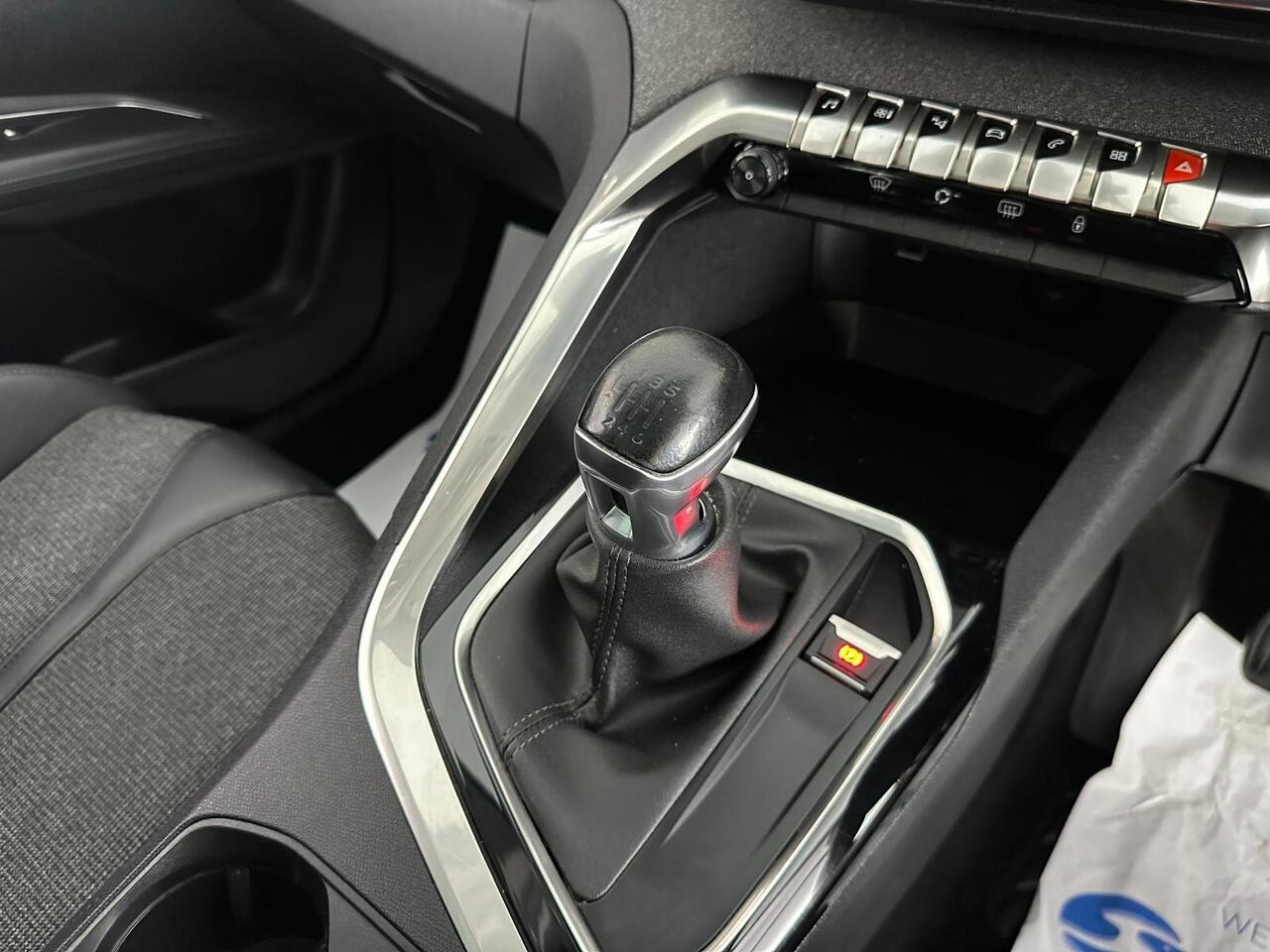 Peugeot 3008 MJ17EHF