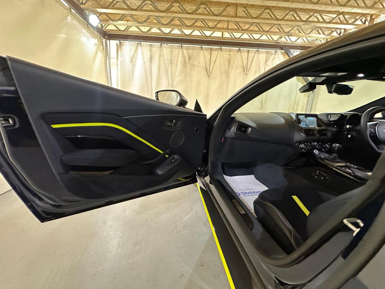 Aston Martin Vantage MV20UZG