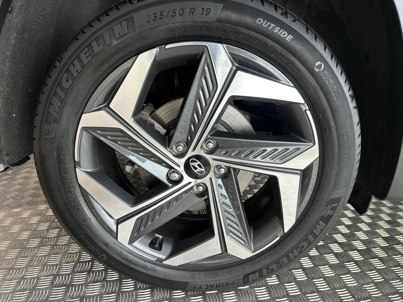 Hyundai TUCSON LE23RTZ