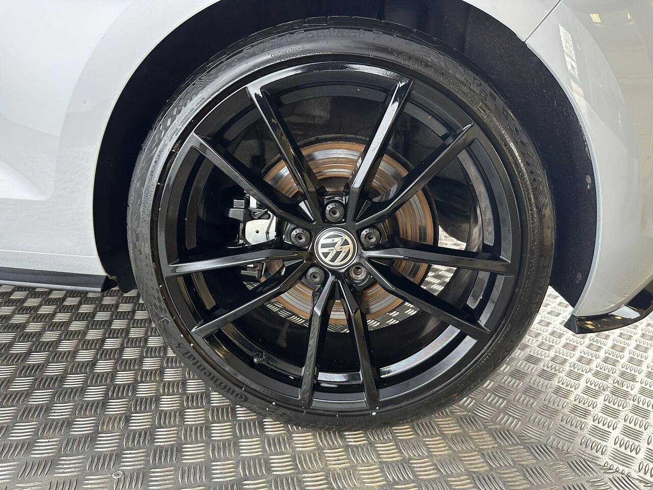 Volkswagen Golf FL69TNN