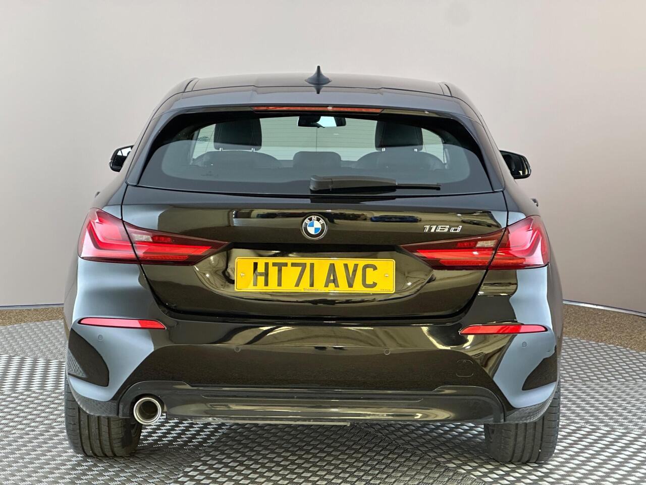 BMW 1 Series HT71AVC