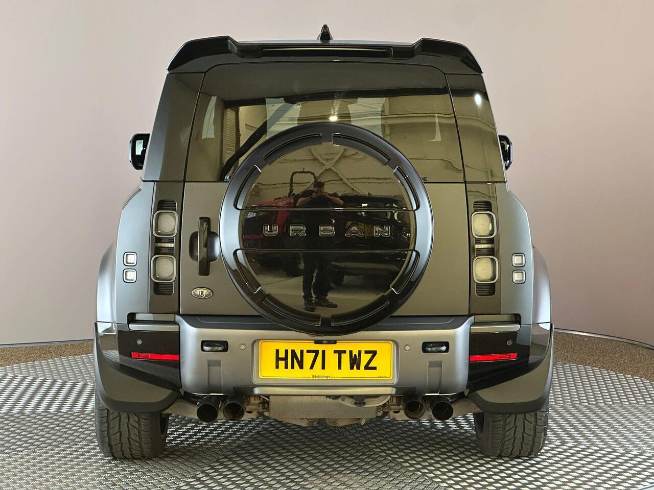Land Rover Defender 90 HN71TWZ