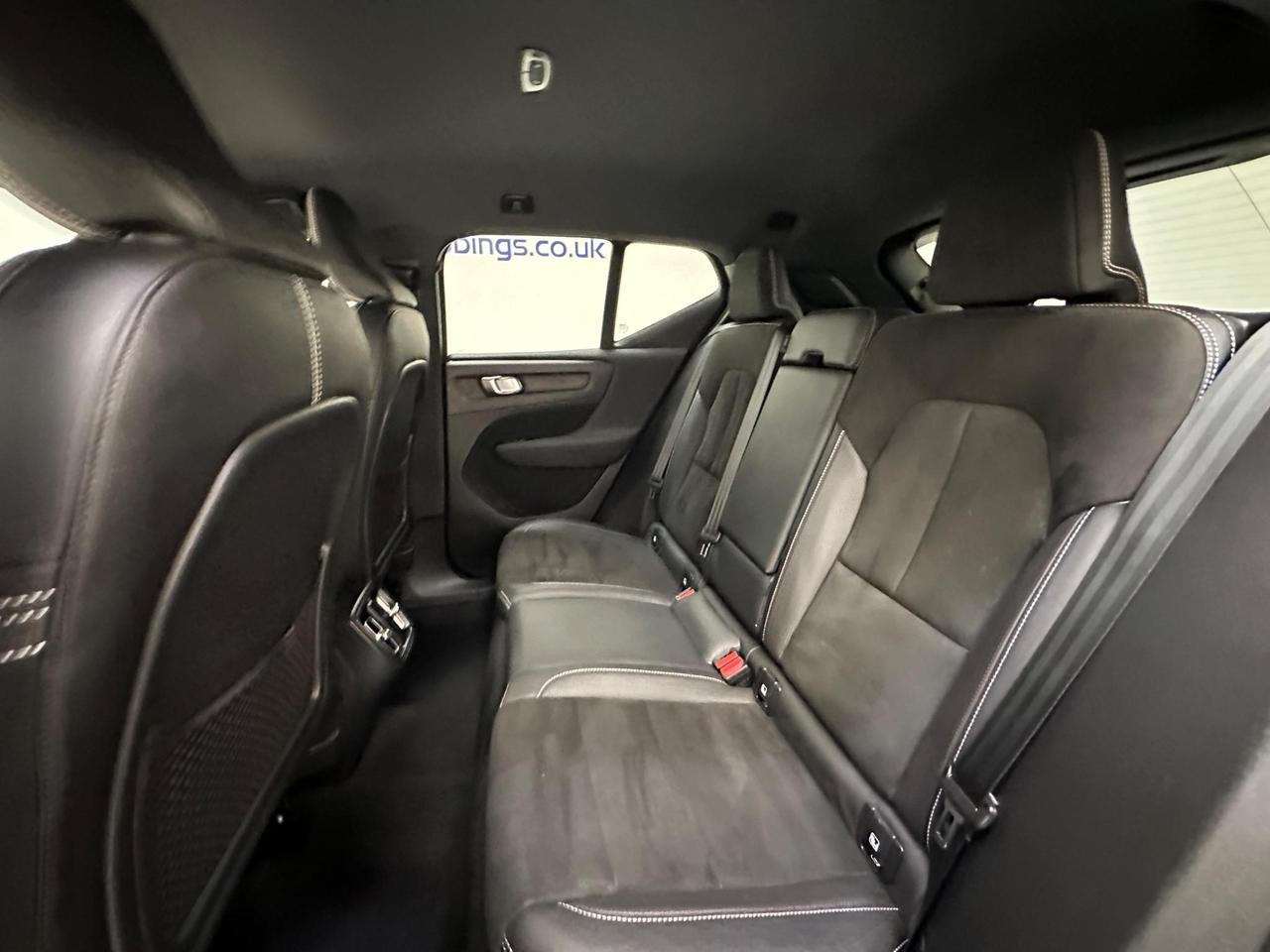 Volvo XC40 YM70MTZ