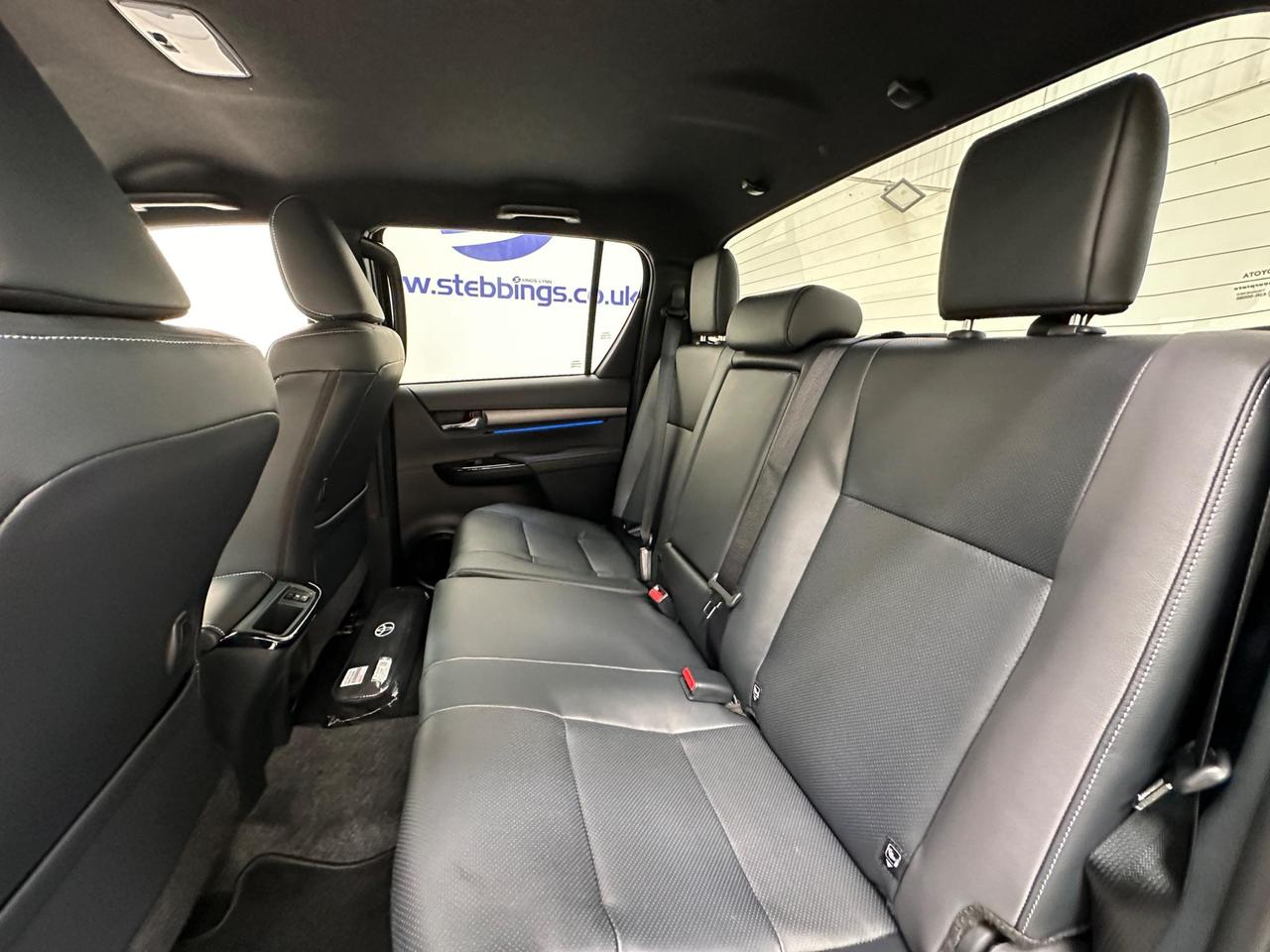 Toyota Hilux H111LUX