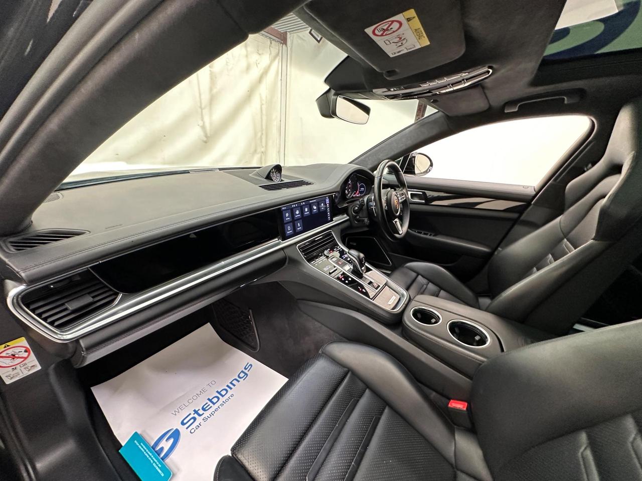 Porsche Panamera LN69UYK