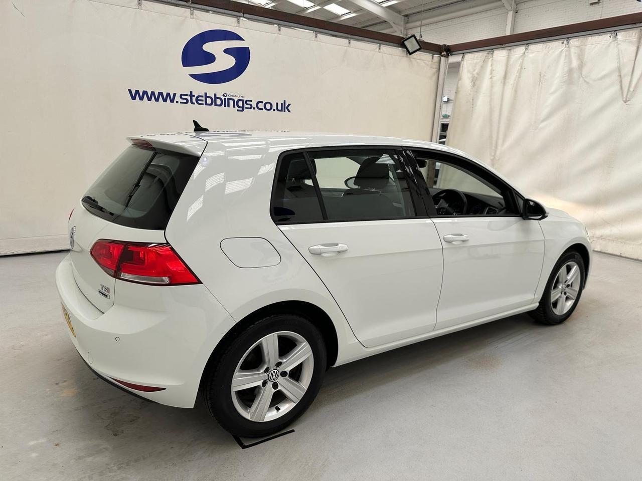 Volkswagen Golf DH66WPE