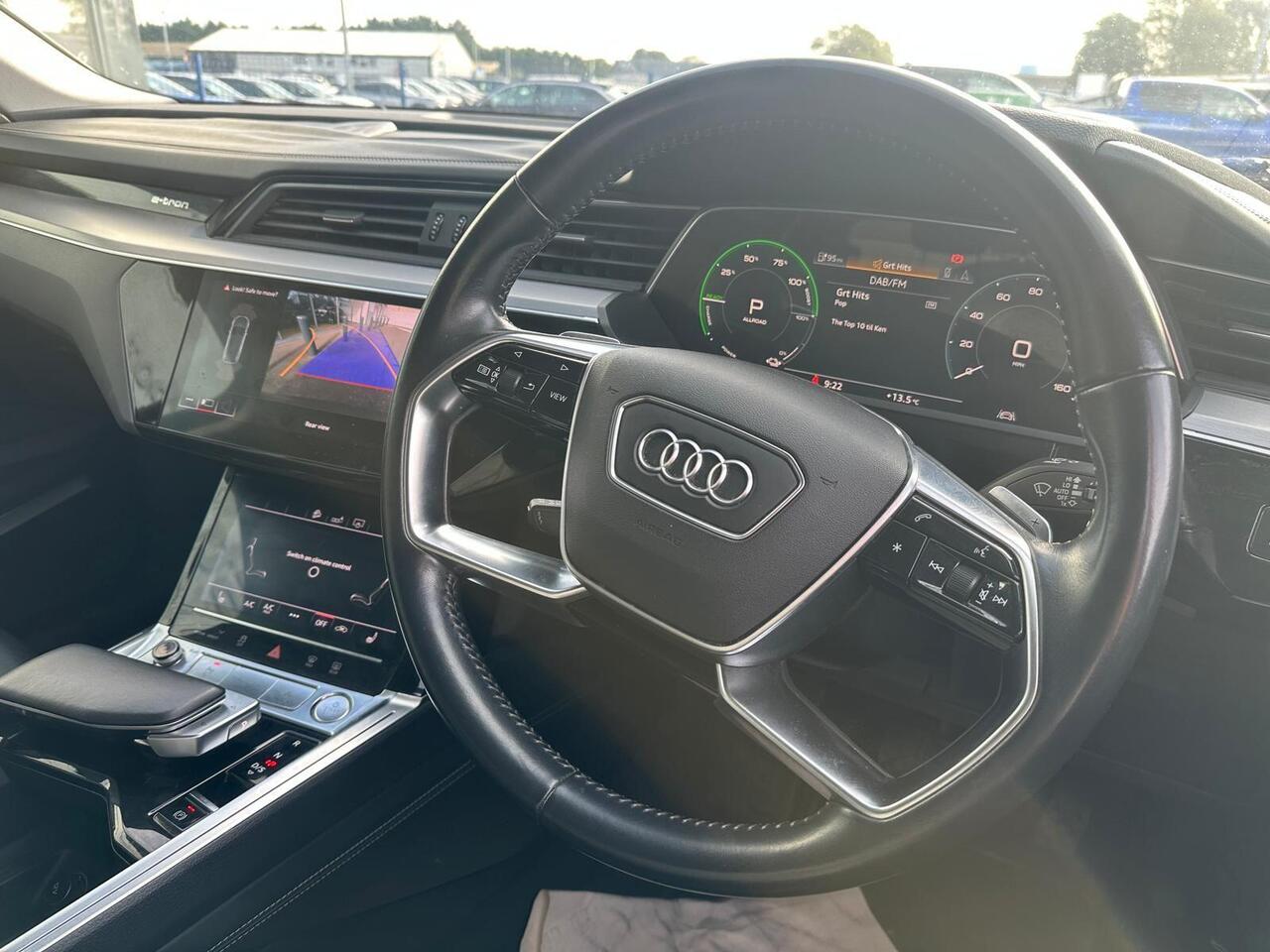 Audi e-tron KU69ZYE