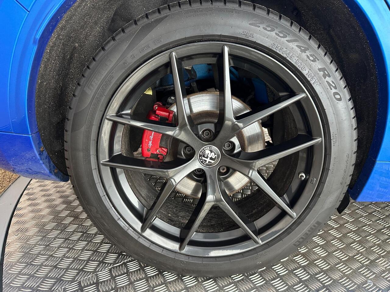 Alfa Romeo Stelvio SR70GHX