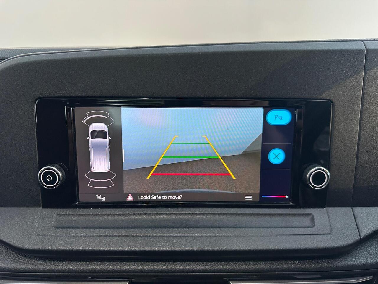 Volkswagen Caddy Maxi AE71YGC