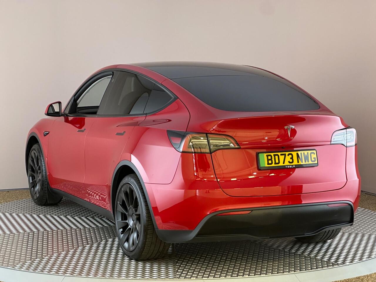Tesla Model Y BD73NWG