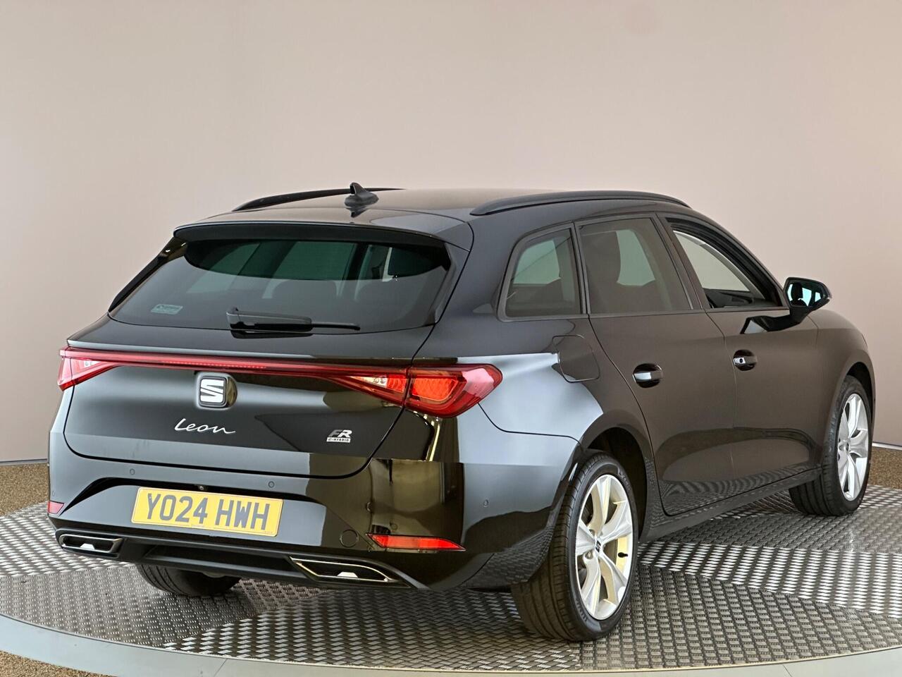 SEAT Leon YO24HWH