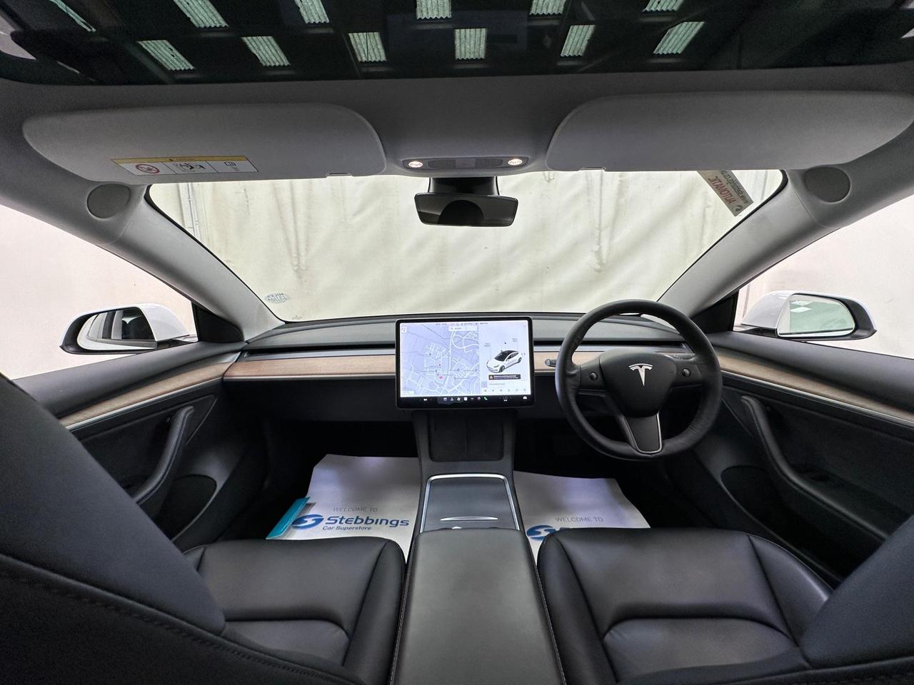 Tesla Model 3 YH21MYD