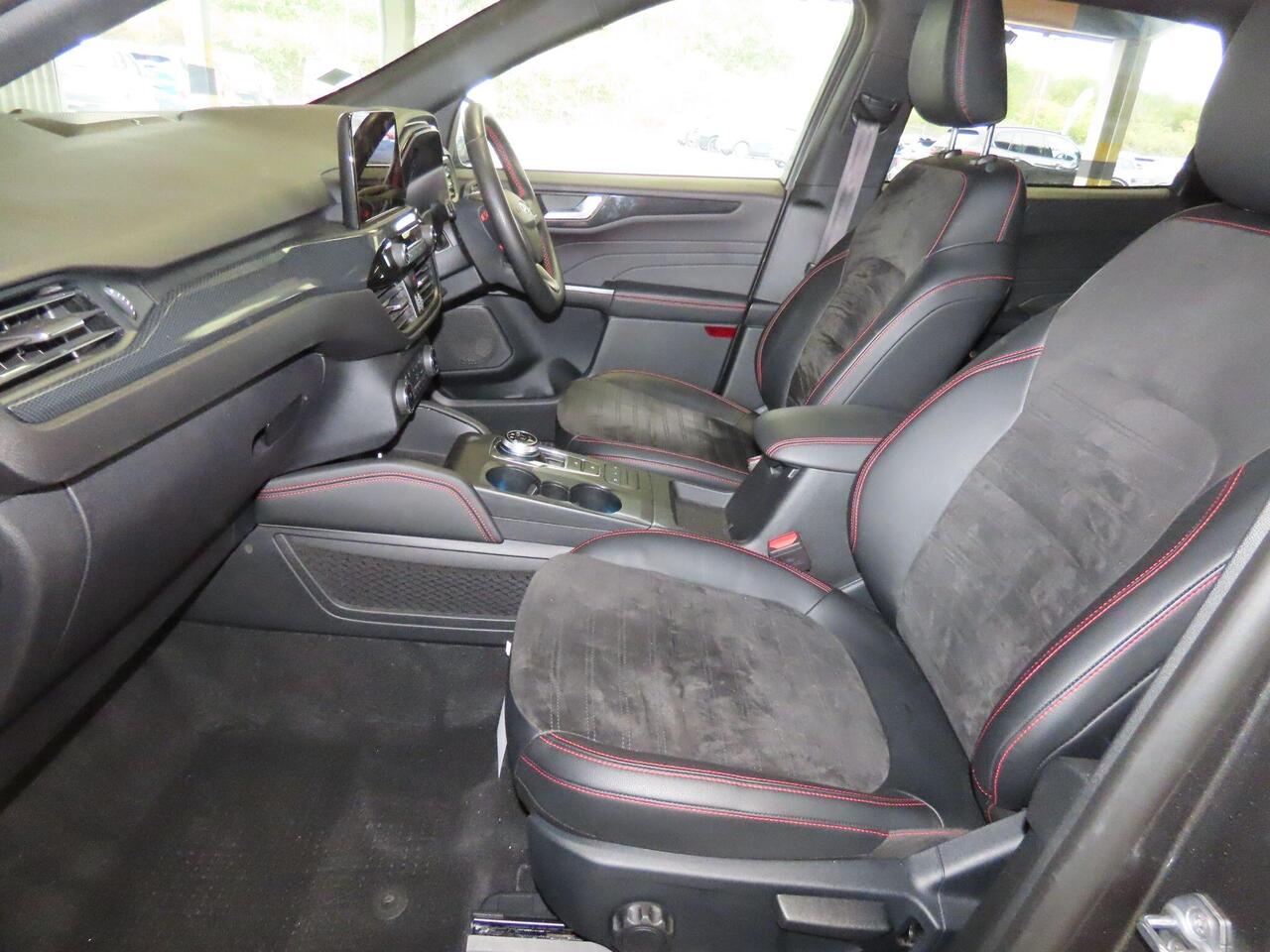 Ford Kuga MH23DXJ