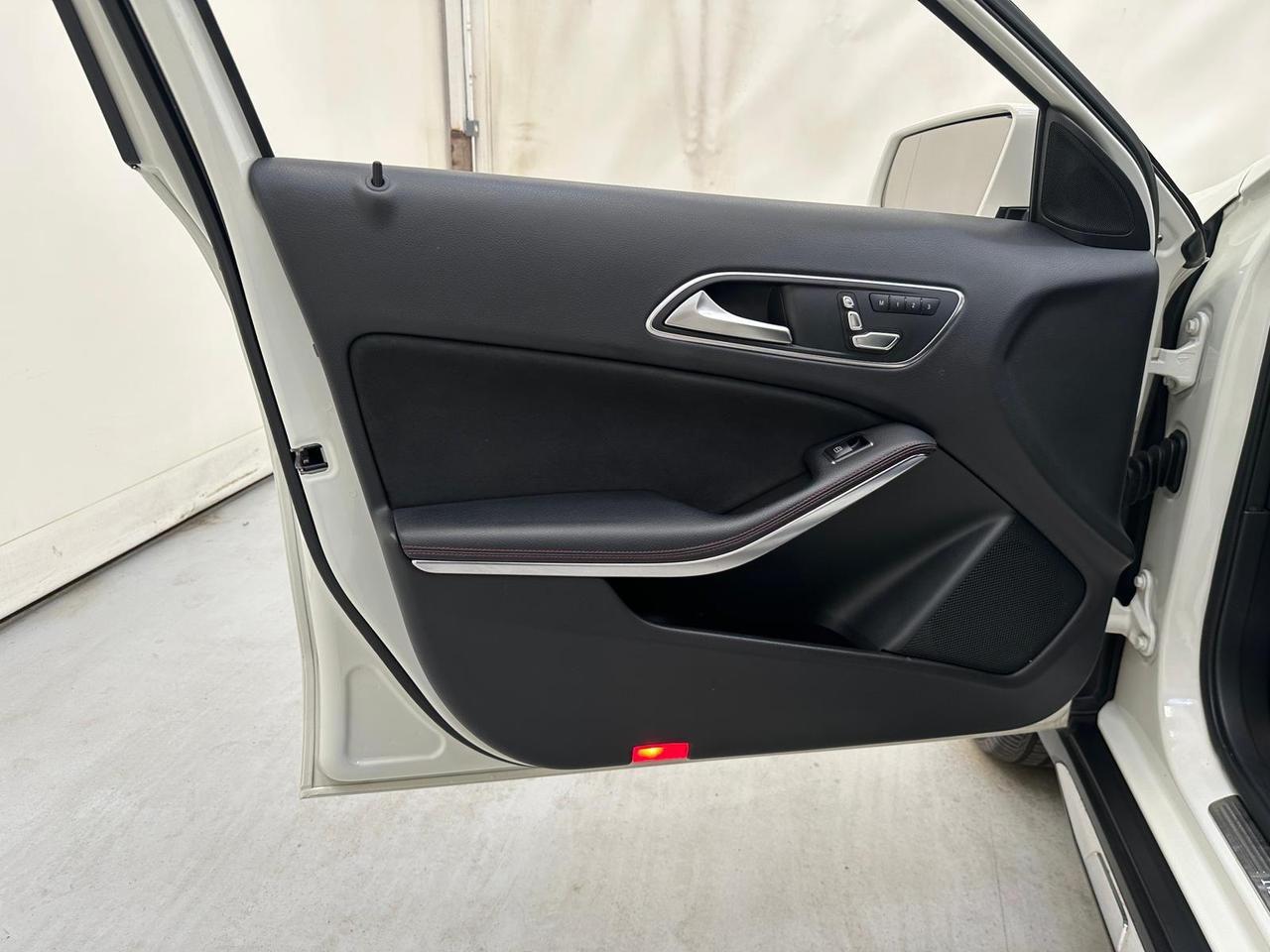 Mercedes-Benz GLA KY67ALO