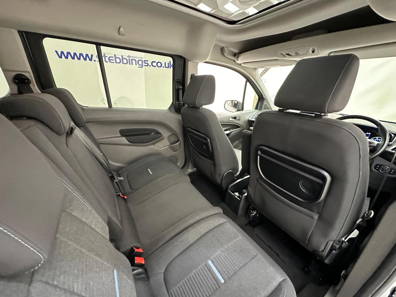 Ford Grand Tourneo Connect CN22PDZ