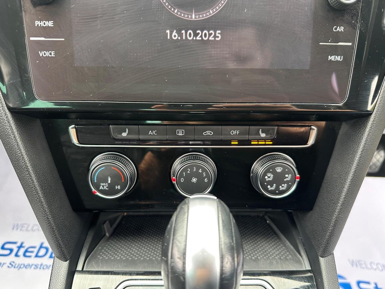 Volkswagen Passat YE70PYB