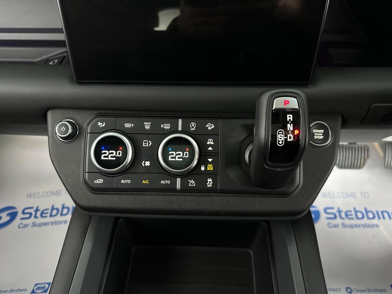 Land Rover Defender 110 KW74MTU