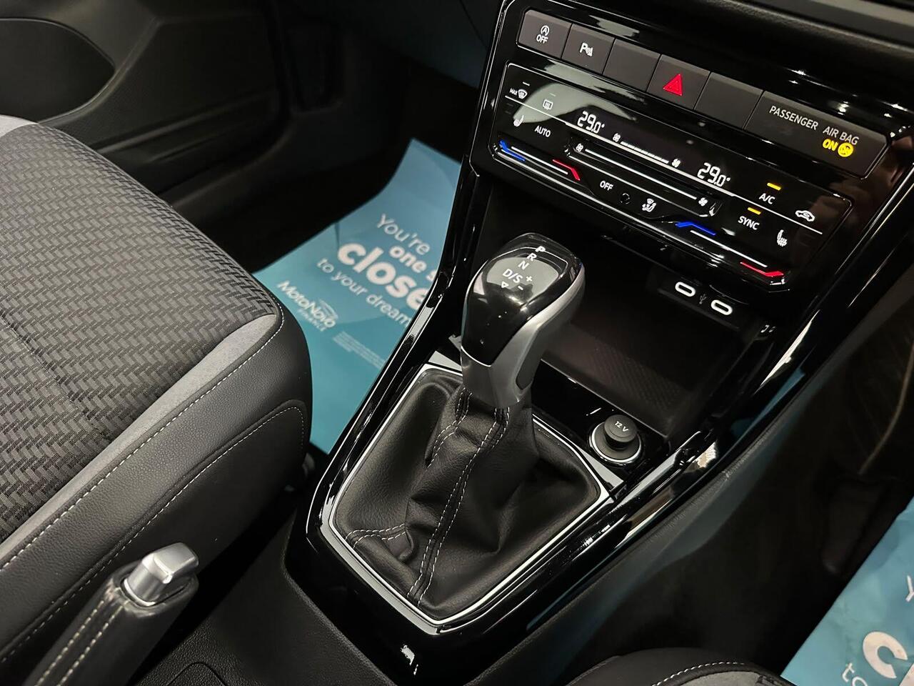 Volkswagen T-Cross AE73YJJ