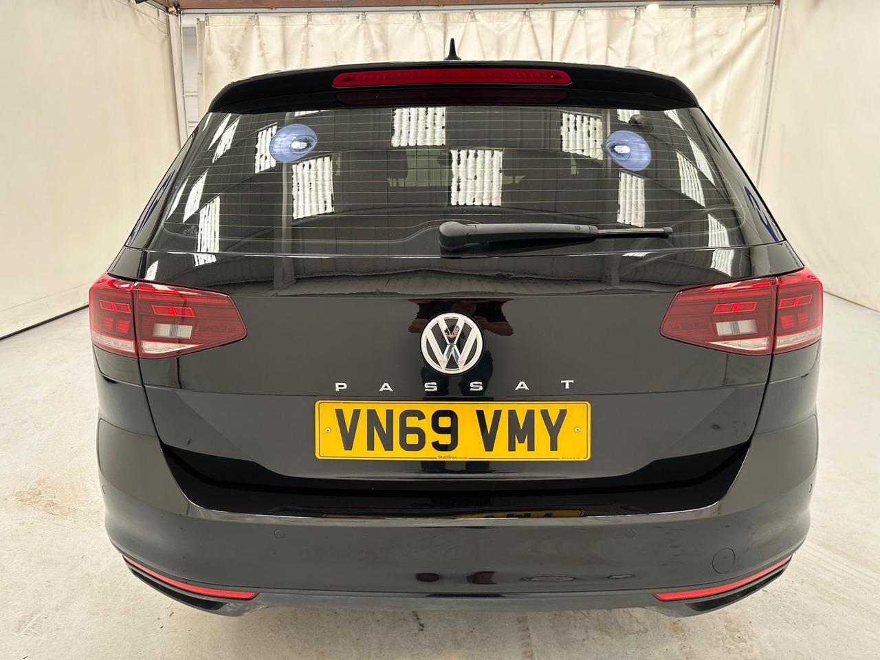 Volkswagen Passat VN69VMY