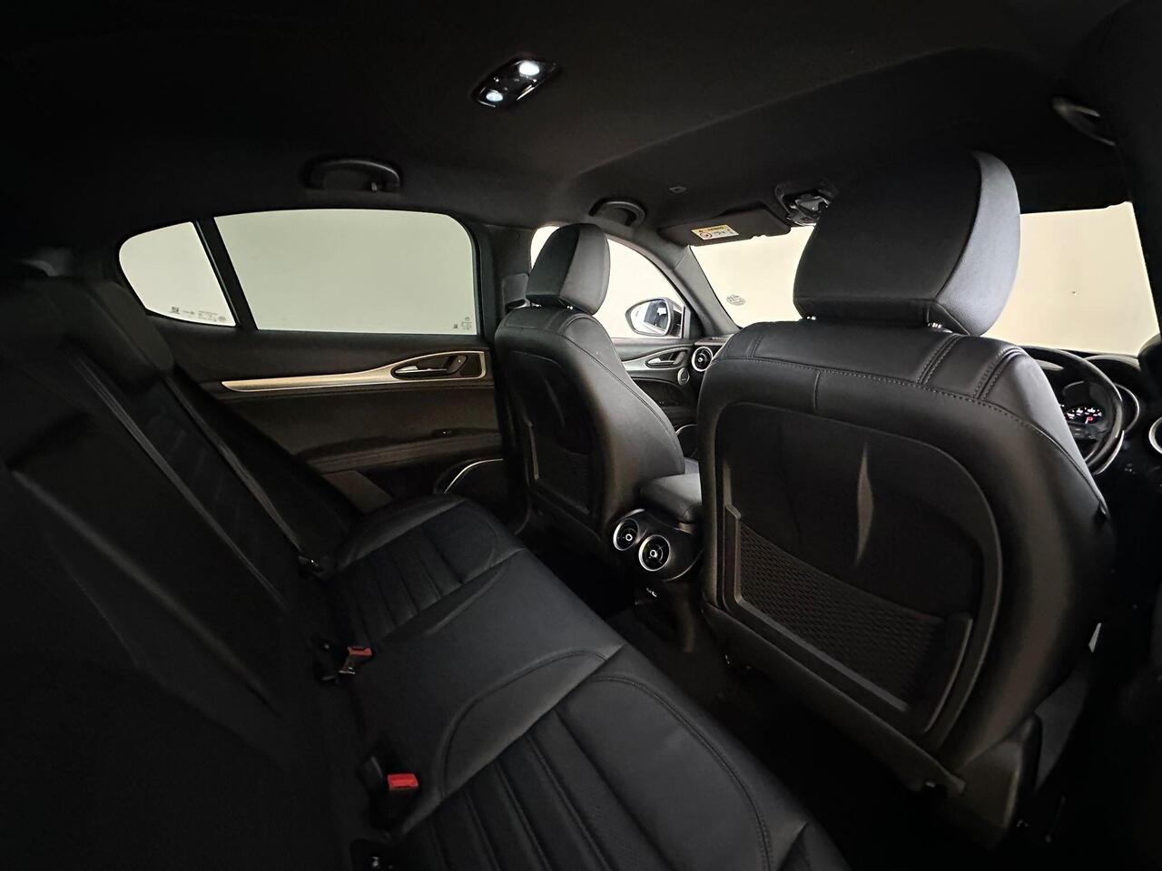 Alfa Romeo Stelvio AO70YYE