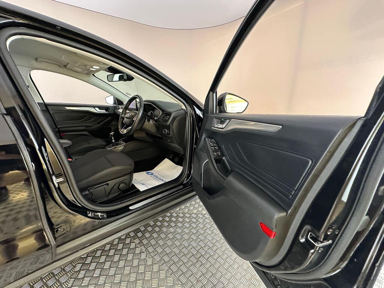 Ford Focus AO69TXA