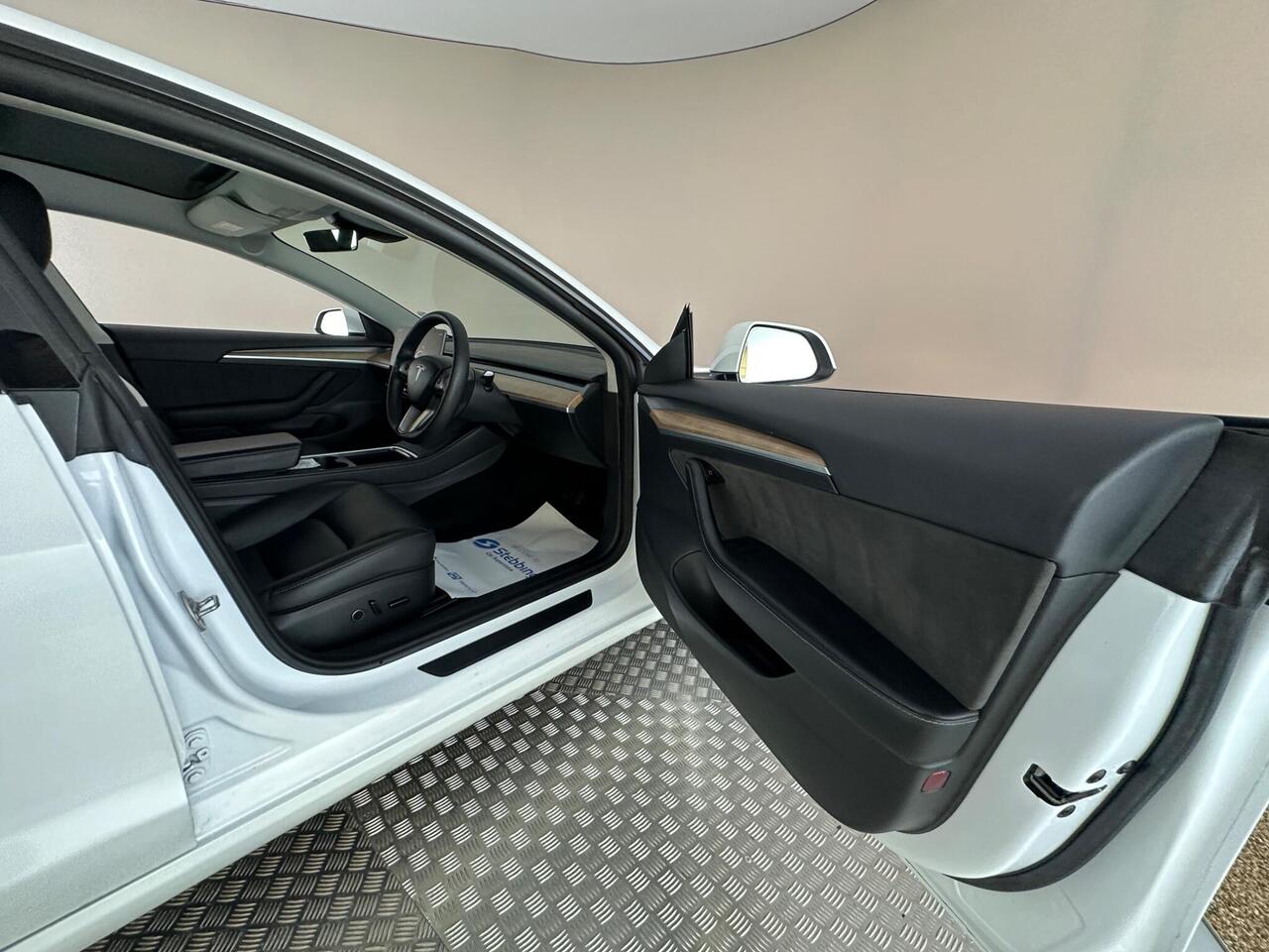 Tesla Model 3 AF72VHK