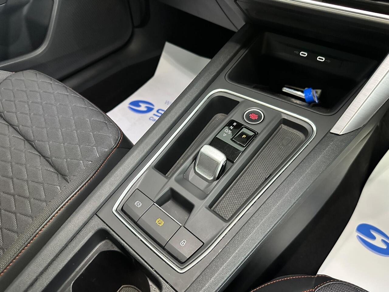 SEAT Leon YO24LYG