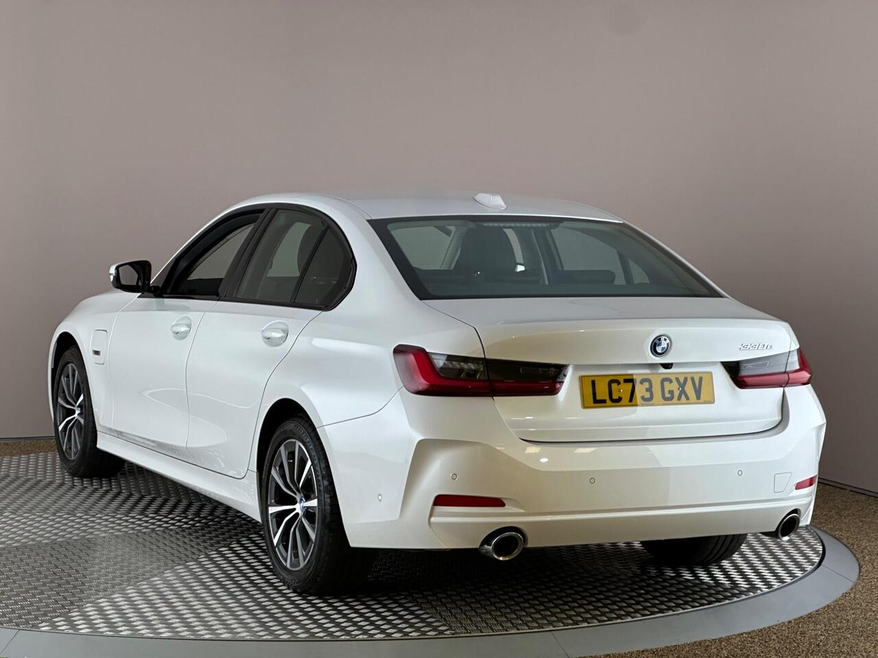 BMW 3 Series LC73GXV