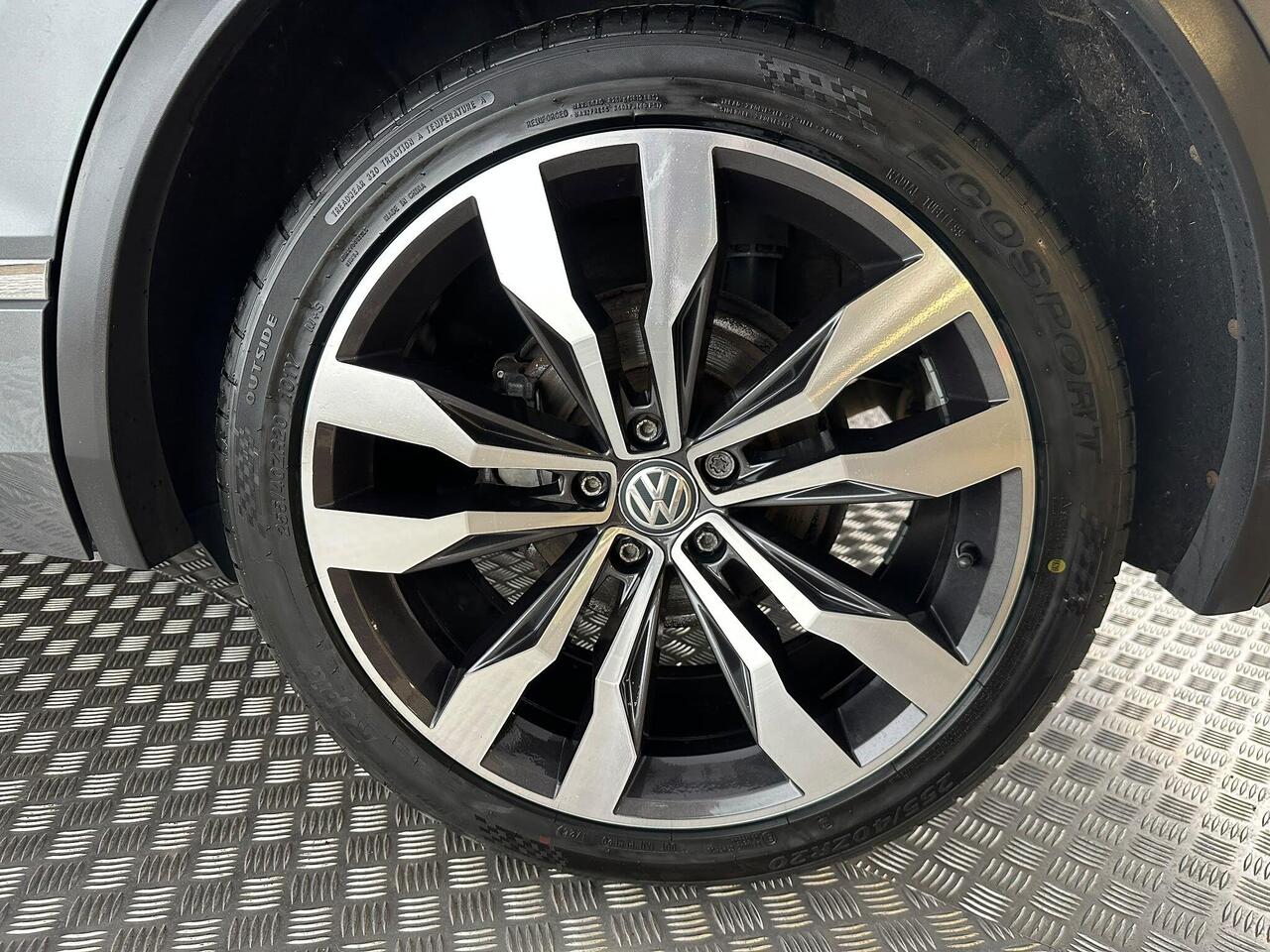 Volkswagen Tiguan DE69LBK
