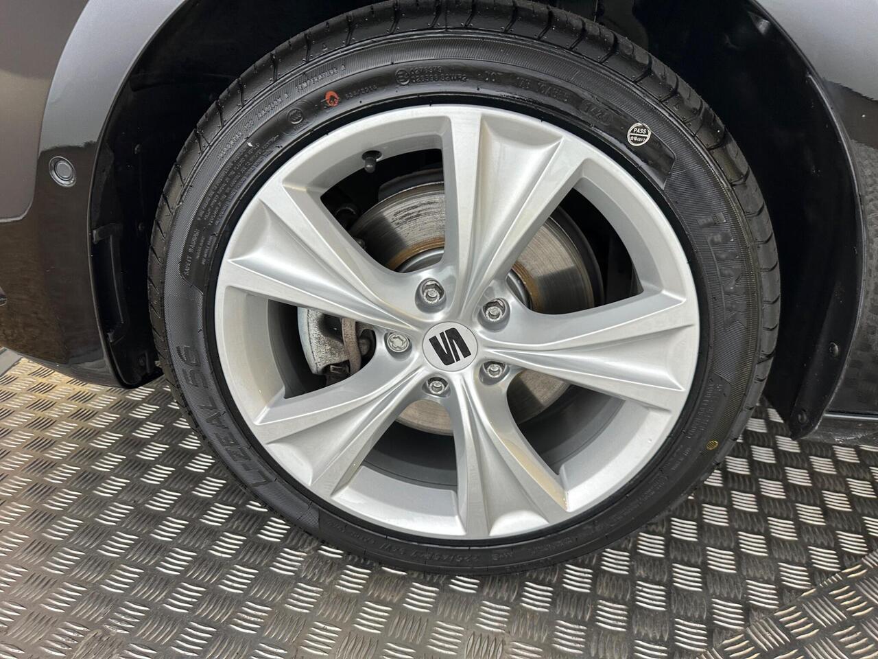 SEAT Leon YO24LYG