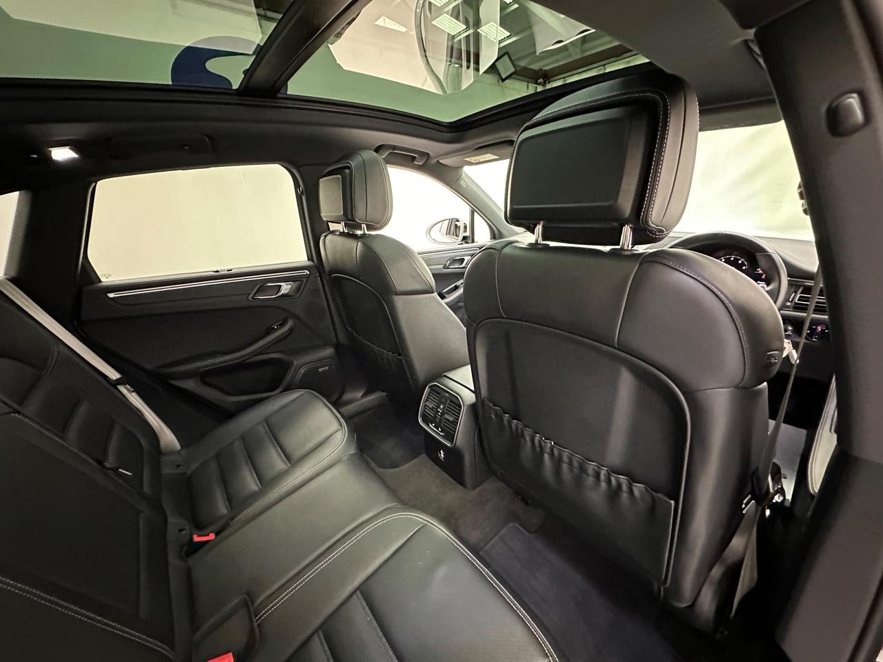 Porsche Macan SM22PHN