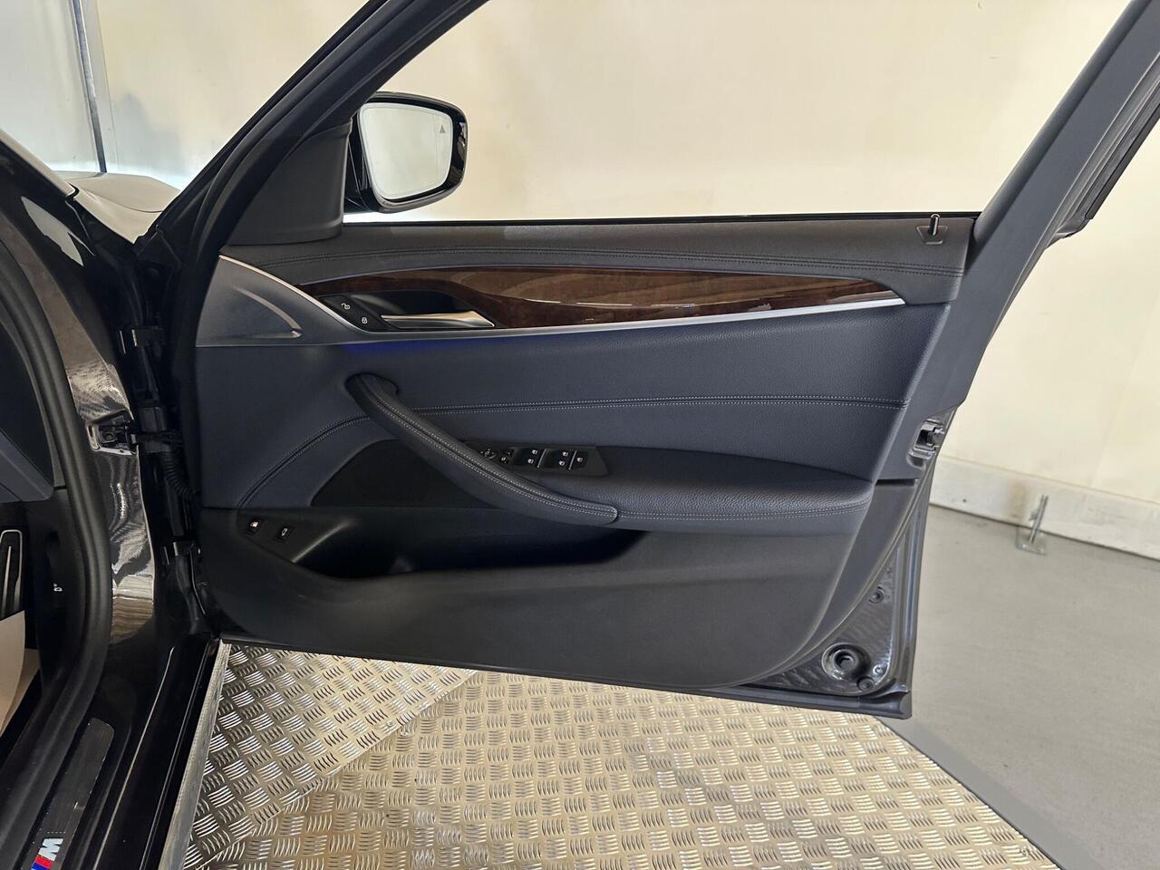 BMW 5 Series SC68AUM