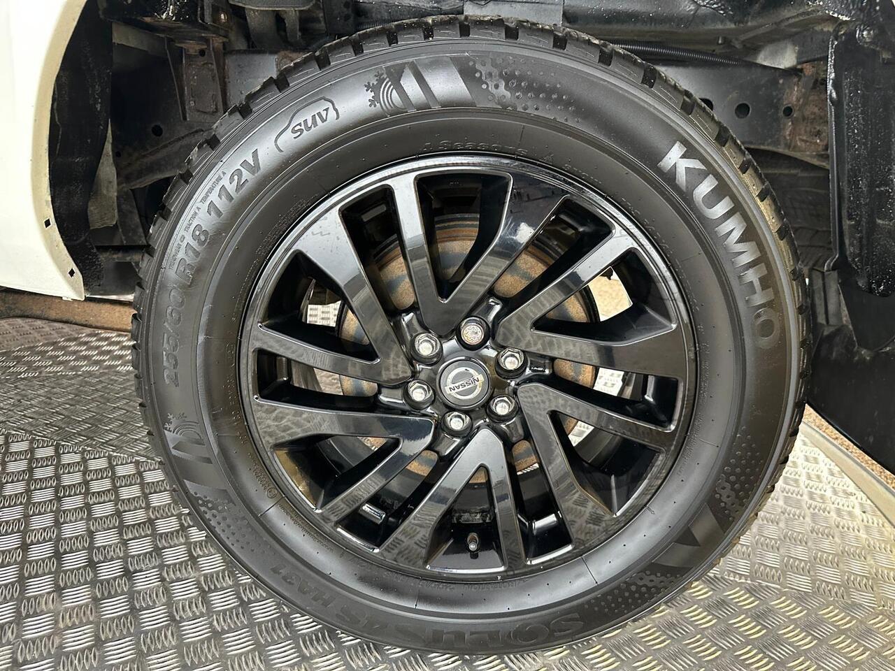 Nissan Navara HJ68GNU