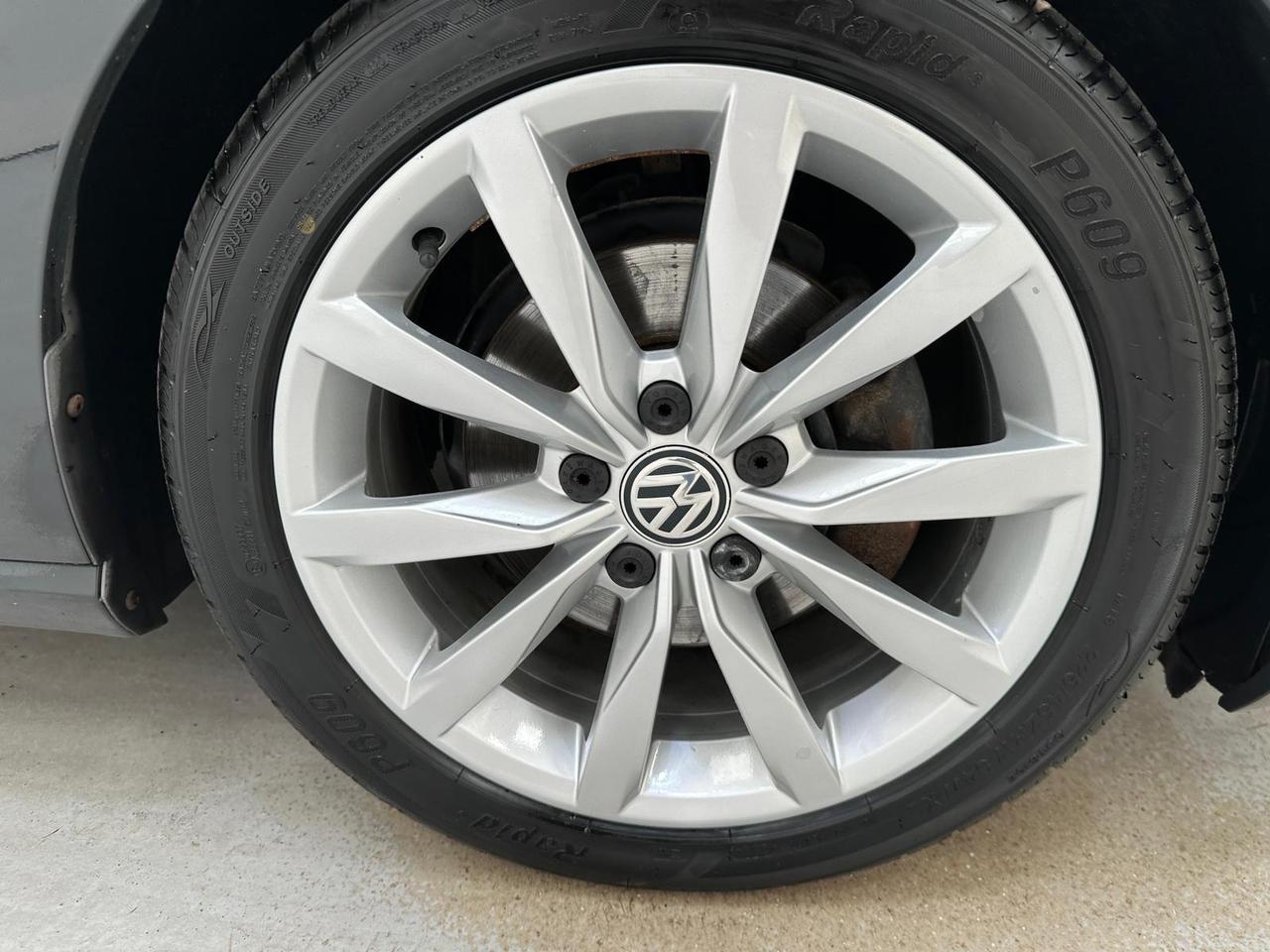 Volkswagen Golf MW67FMC