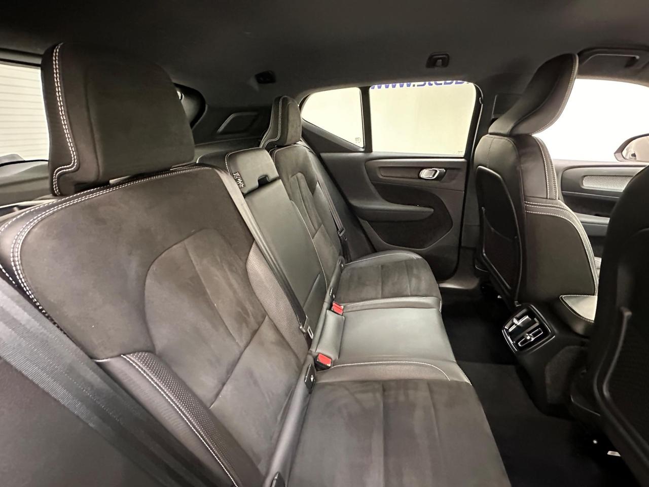 Volvo XC40 YM70MTZ