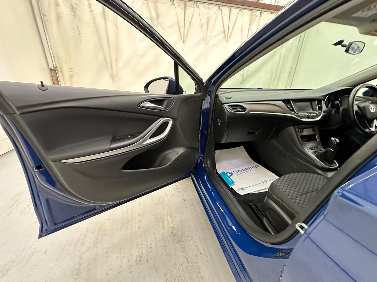 Vauxhall Astra VU20ZNC