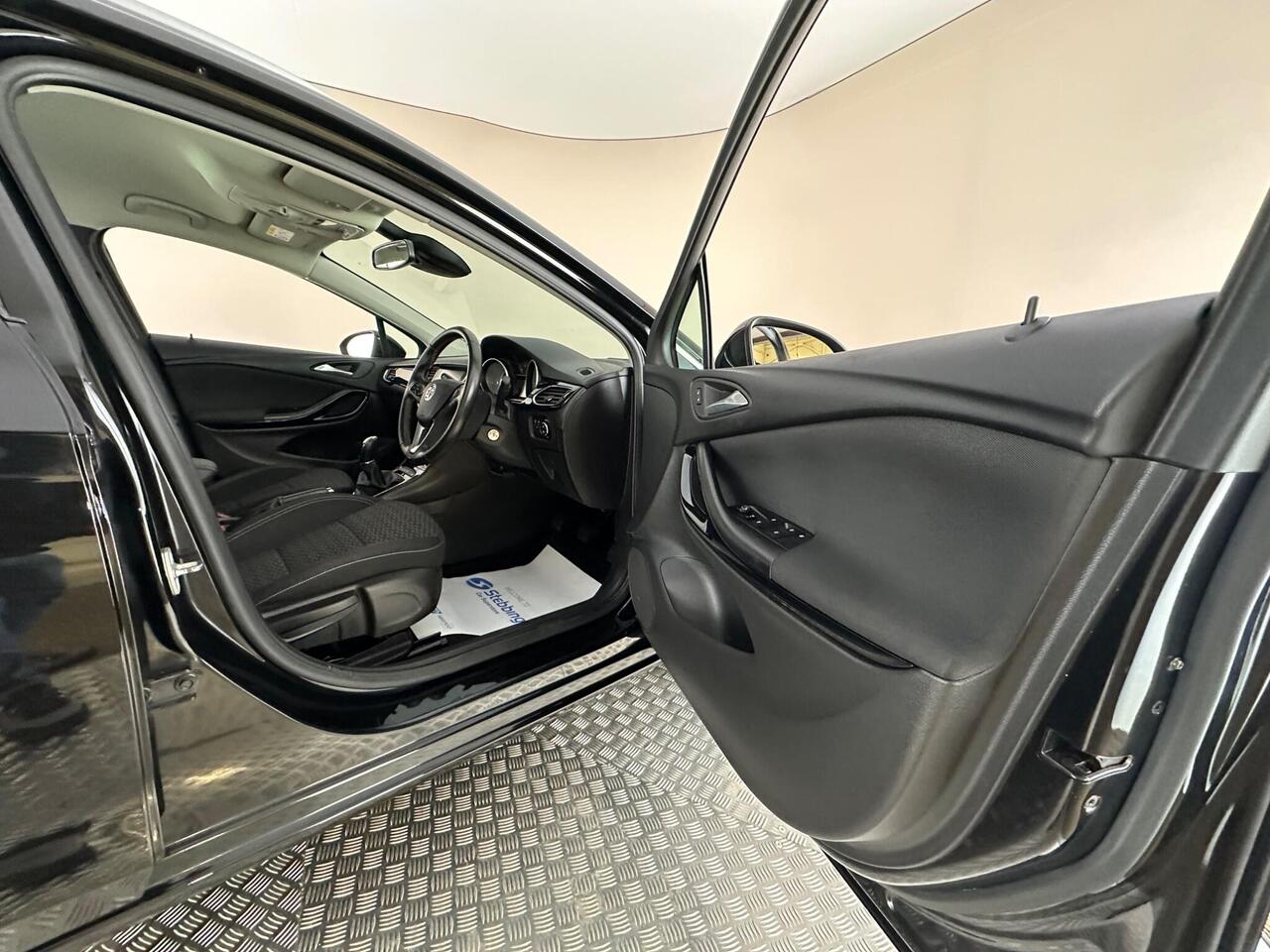 Vauxhall Astra KU18RYK