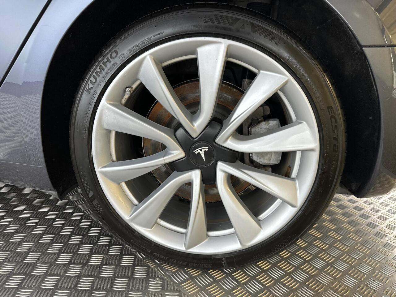Tesla Model 3 BU70XRY