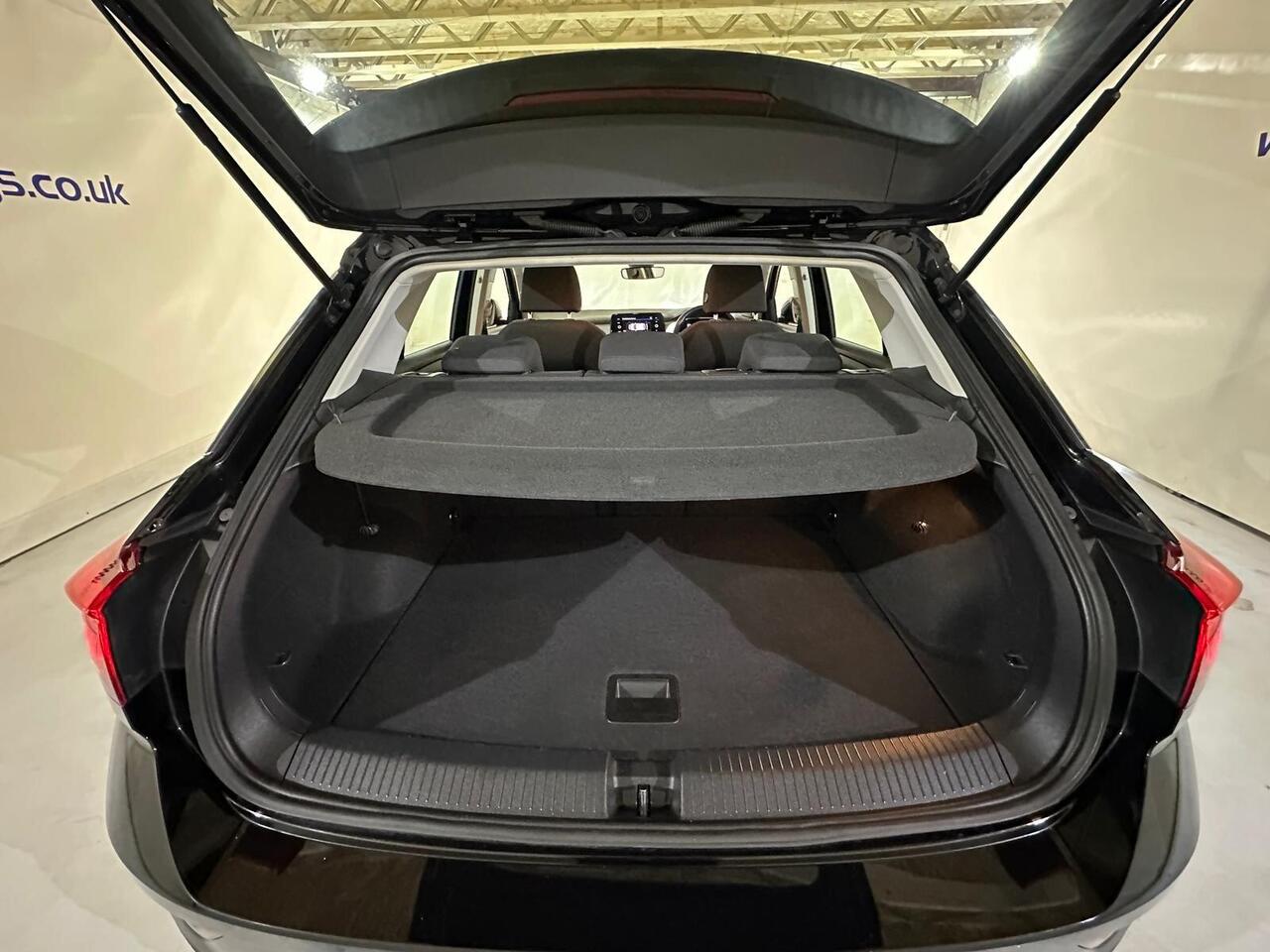 Volkswagen T-Roc AV22SYR