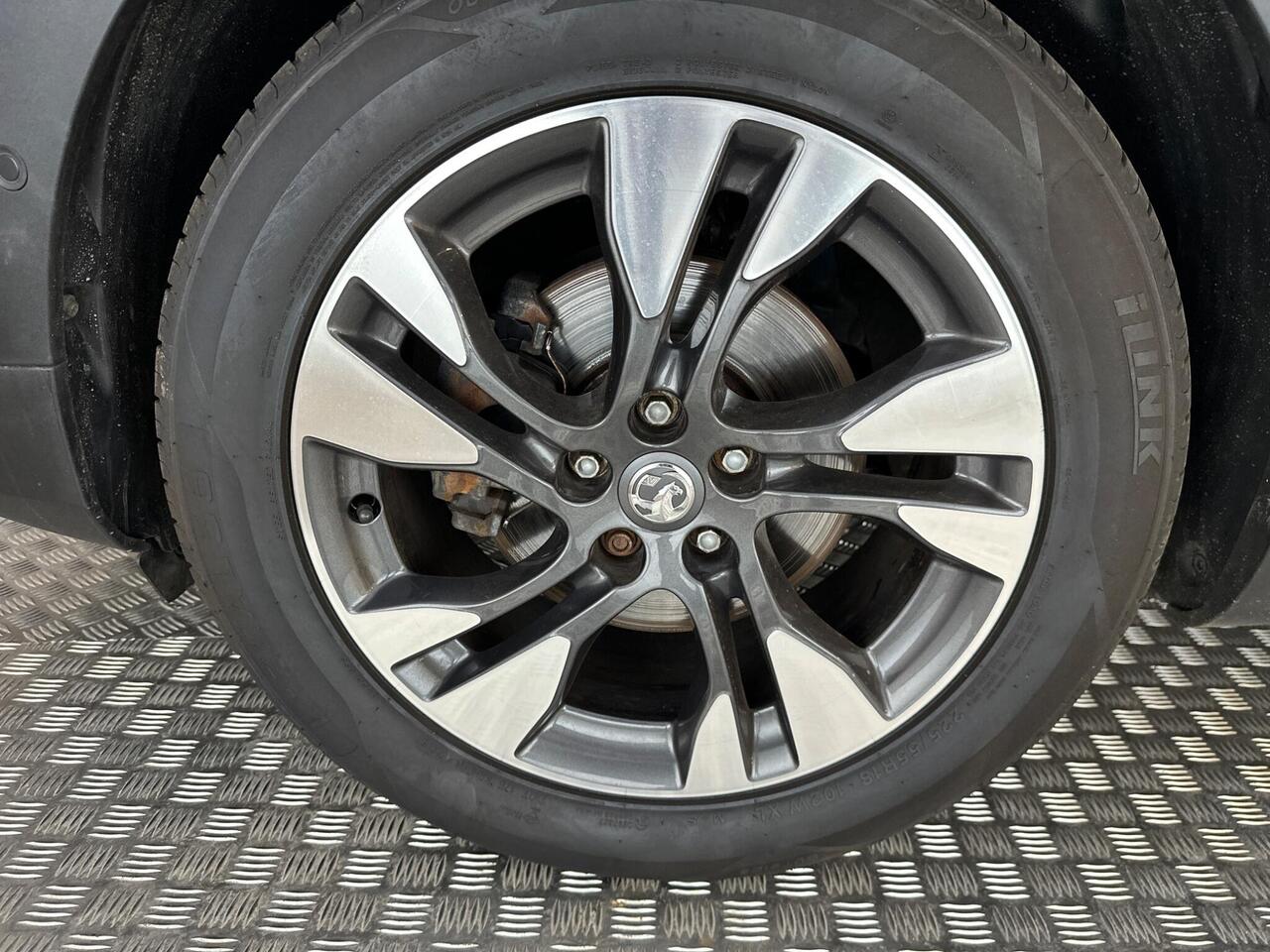 Vauxhall Grandland X DT69YHN