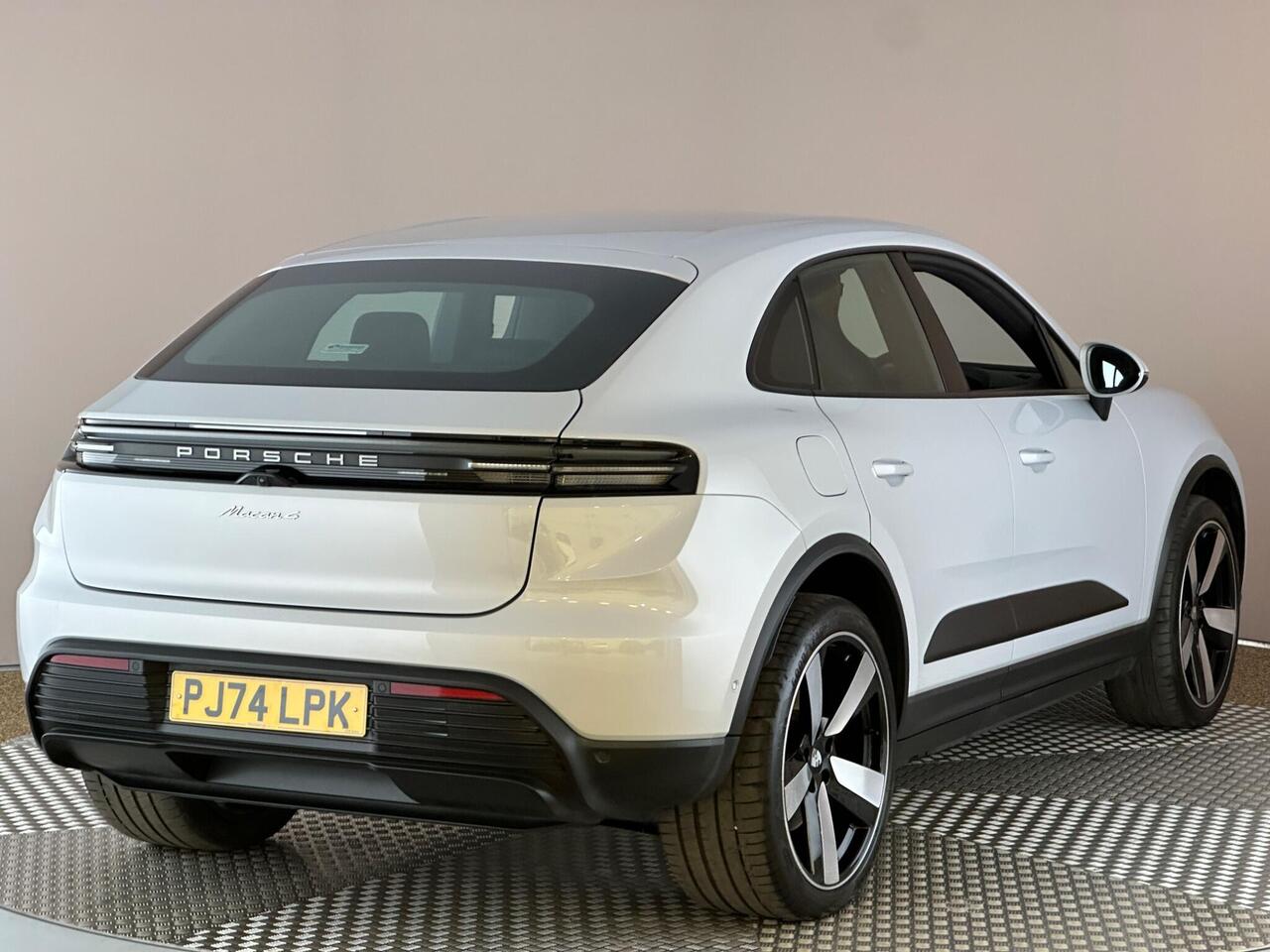 Porsche Macan PJ74LPK