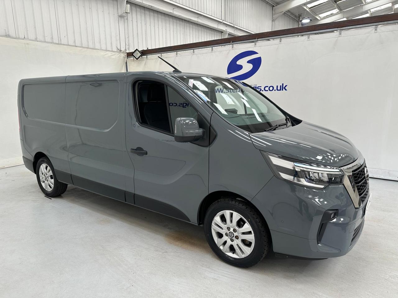 Nissan Primastar DL72BWH