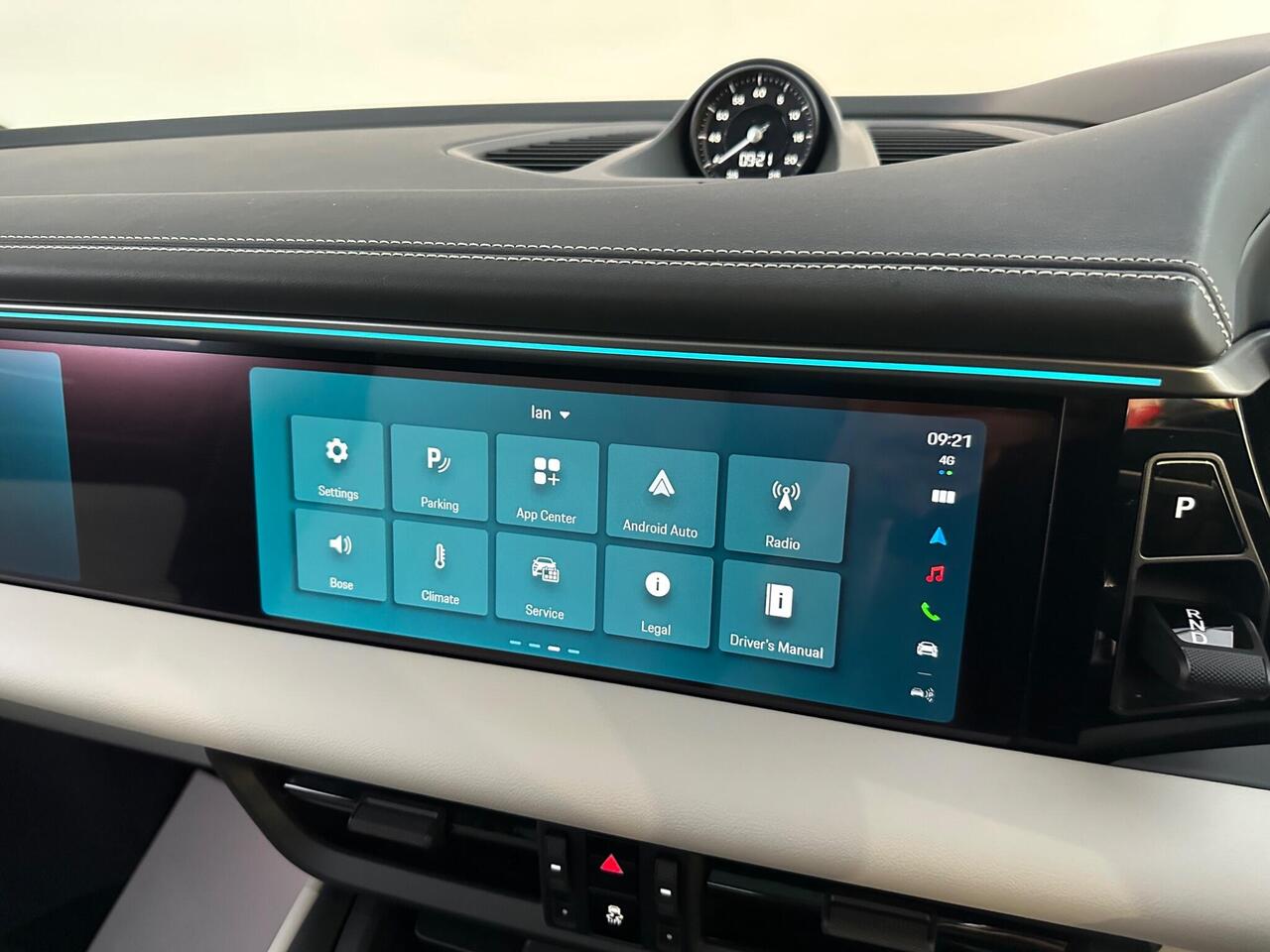Porsche Macan AK74OLX
